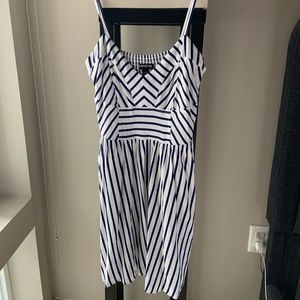 Express blue & white picnic dress w/ POCKETS!